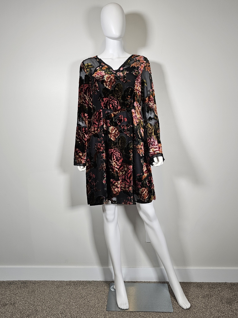 Kut from the Kloth Black Velvet Floral V-Neck Long-Sleeve Dress Sz 8